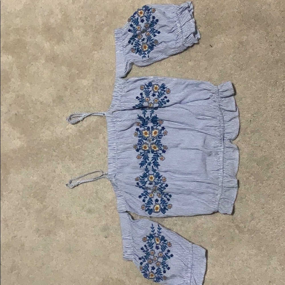 American Eagle crop top